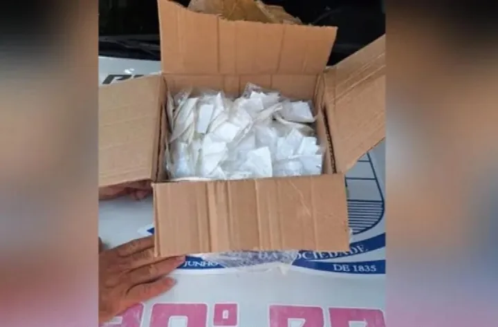 Caixa com mil papelotes de cocaína é abandonada no centro de cidade no Piauí