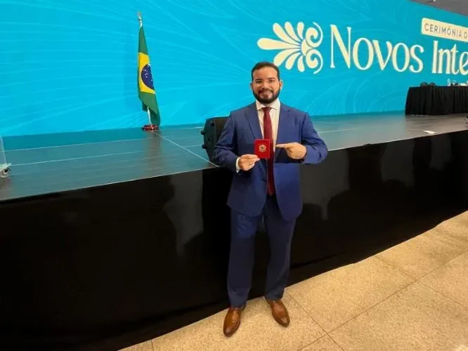 De Santa Cruz do PI, Dr. Iváltero Batista é empossado Procurador da Fazenda Nacional