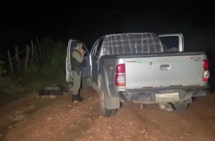 Homem é encontrado morto com marcas de tiros nas costas em Pedro II