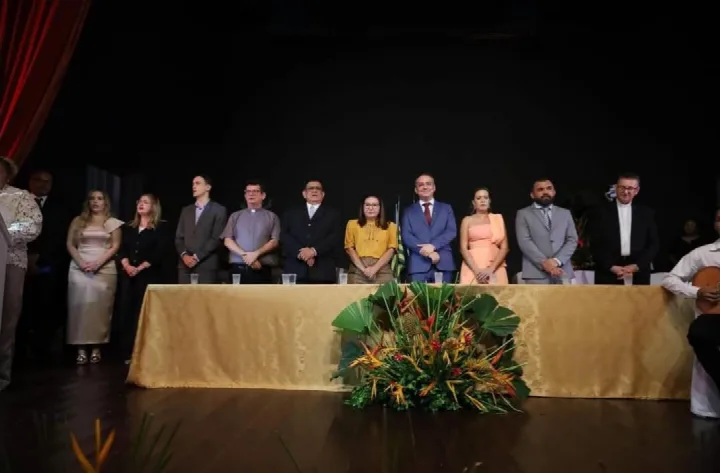 Dr. Hailton Alves Filho dá posse aos novos secretários municipais de Oeiras