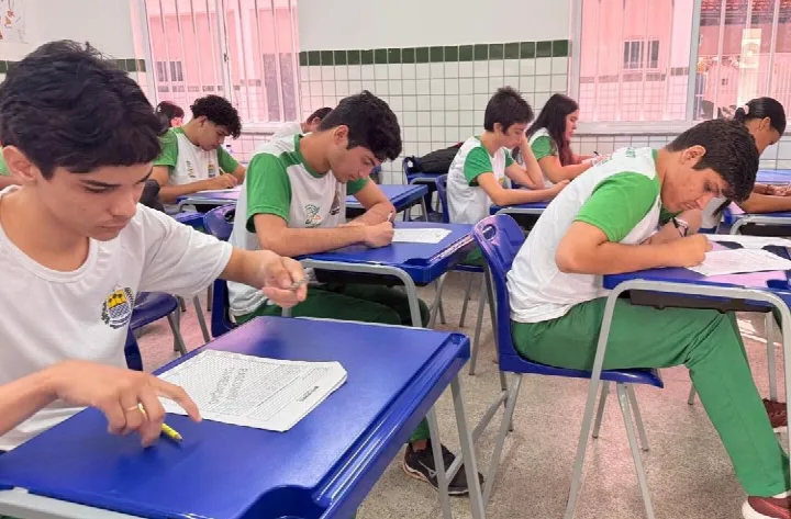 Mais de 7 mil estudantes da rede estadual participam de seletiva do Laboratório de Redação Seduc 2026