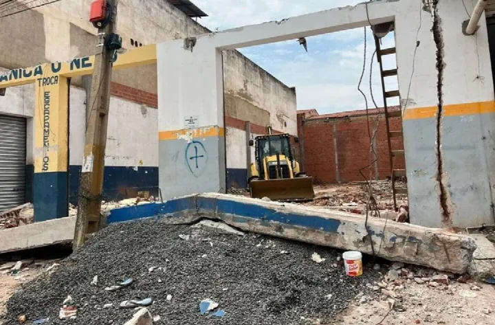 Adolescente tem perna amputada após parede de concreto cair sobre ele em Picos