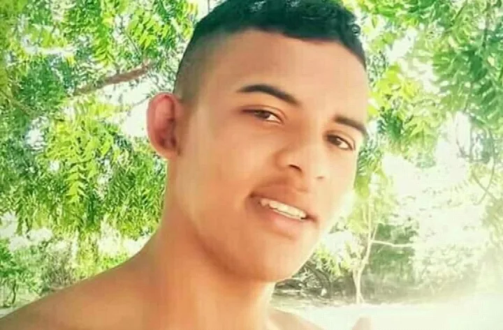Acidente entre moto e caçamba mata jovem de 18 anos em Pedro II
