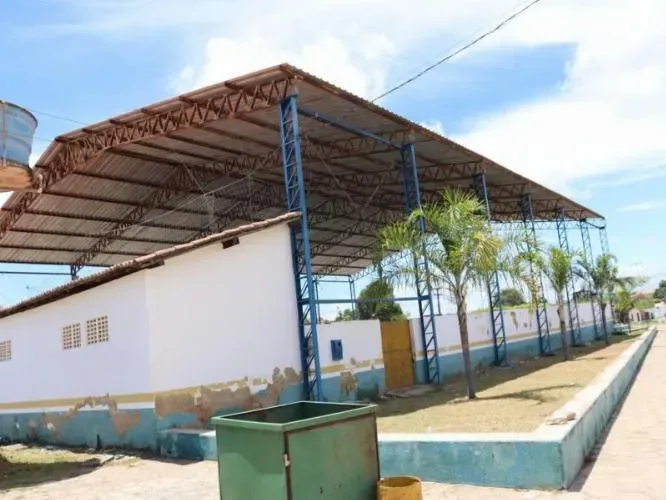 Prefeitura de Colônia do Piauí realiza reforma no Ginásio Poliesportivo Chico de Cazé