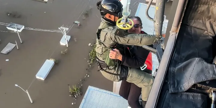 Impacto das enchentes em Porto Alegre na saúde mental dos moradores: descubra mais