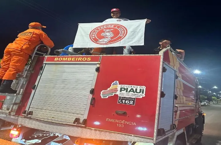 Colégio Paulo Freire celebra conquista nacional no tênis de mesa de Israel Júnior