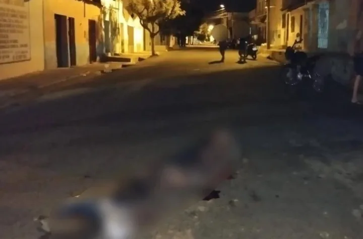 Homem com passagens por furtos é encontrado morto com perfurações de faca em Picos