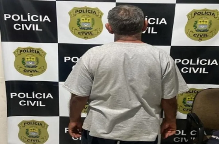 Homem suspeito de homicídio é preso em Wall Ferraz do Piauí e conduzido à delegacia de Oeiras