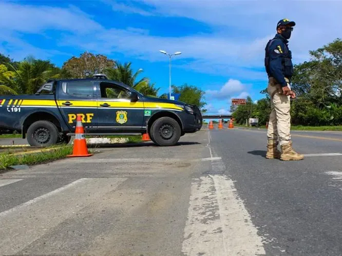 Motociclista morre esmagado por caminhão em grave acidente na Ponte da Tabuleta