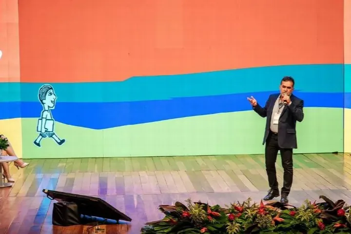 Prefeito Zé Raimundo apresenta modelo educacional de Oeiras no Simpósio Nacional de Educação