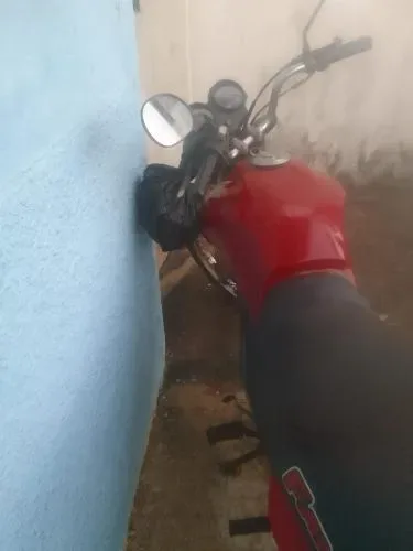 Moto Honda/CG 125 Fan é furtada na Praça de Eventos em Oeiras