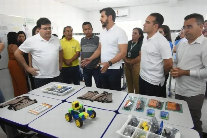 Rafael Fonteles inaugura reforma e modernização de escola em Água Branca