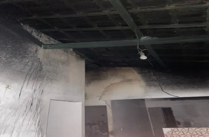 Incêndio destrói quarto de residência no bairro Barrocão, em Oeiras
