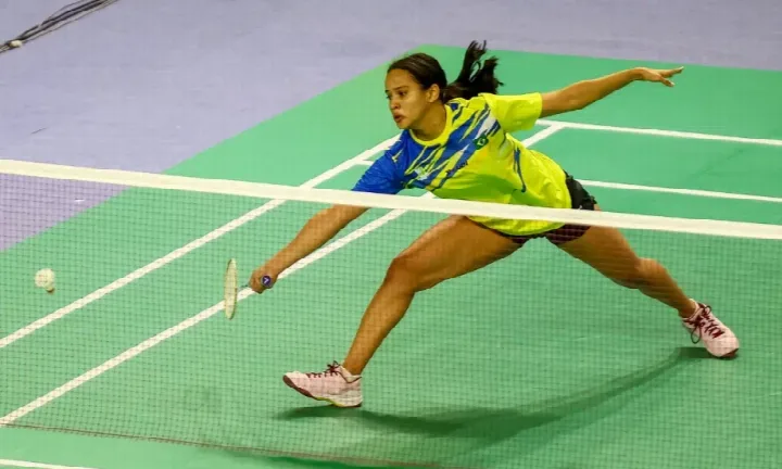 Juliana Viana faz primeiro treino após desembarcar em Paris para os Jogos Olímpicos