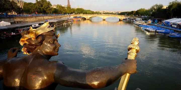 Triatlo masculino no Rio Sena é adiado: Impactos da poluição nos Jogos de Paris 2024