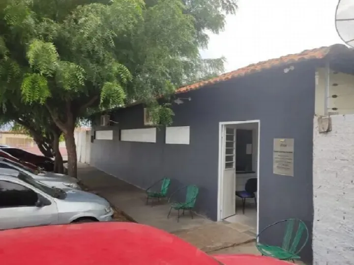 Duas pessoas são flagradas com drogas e dinheiro são conduzidos à delegacia de Oeiras