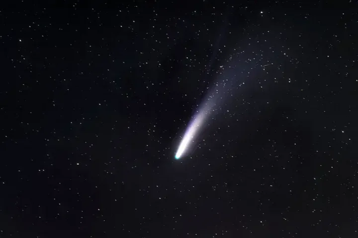 VÍDEO: Fenômeno celestial ilumina e “assusta” na madrugada em Oeiras e regiões do Nordeste e Norte do Brasil