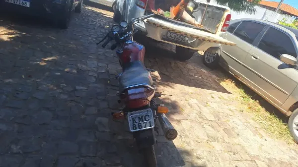 Motocicleta com registro de roubo ou furto é localizada durante ronda em Wall Ferraz — imagem 2