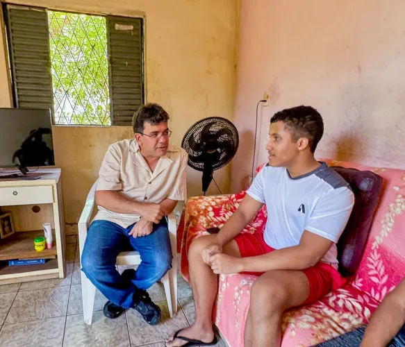 ”Queremos levar estudantes da rede pública ao topo”, diz Rafael ao conhecer trajetórias de sucesso — imagem 1