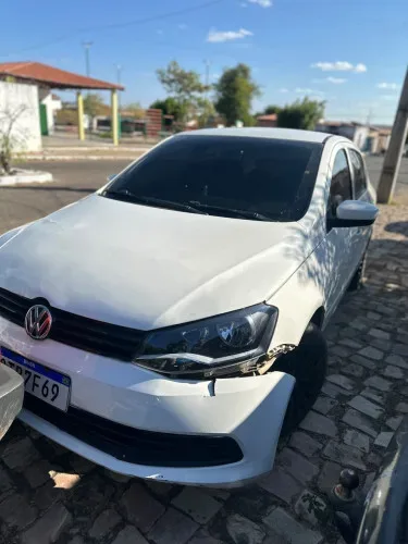 Fuga de suspeito termina com disparos da PM e carro abandonado em Oeiras — imagem 1