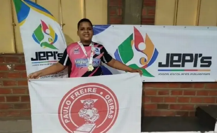 Aluno da Sociedade Educacional Paulo Freire conquista medalha de ouro nos Jogos Escolares Piauienses no tênis de mesa