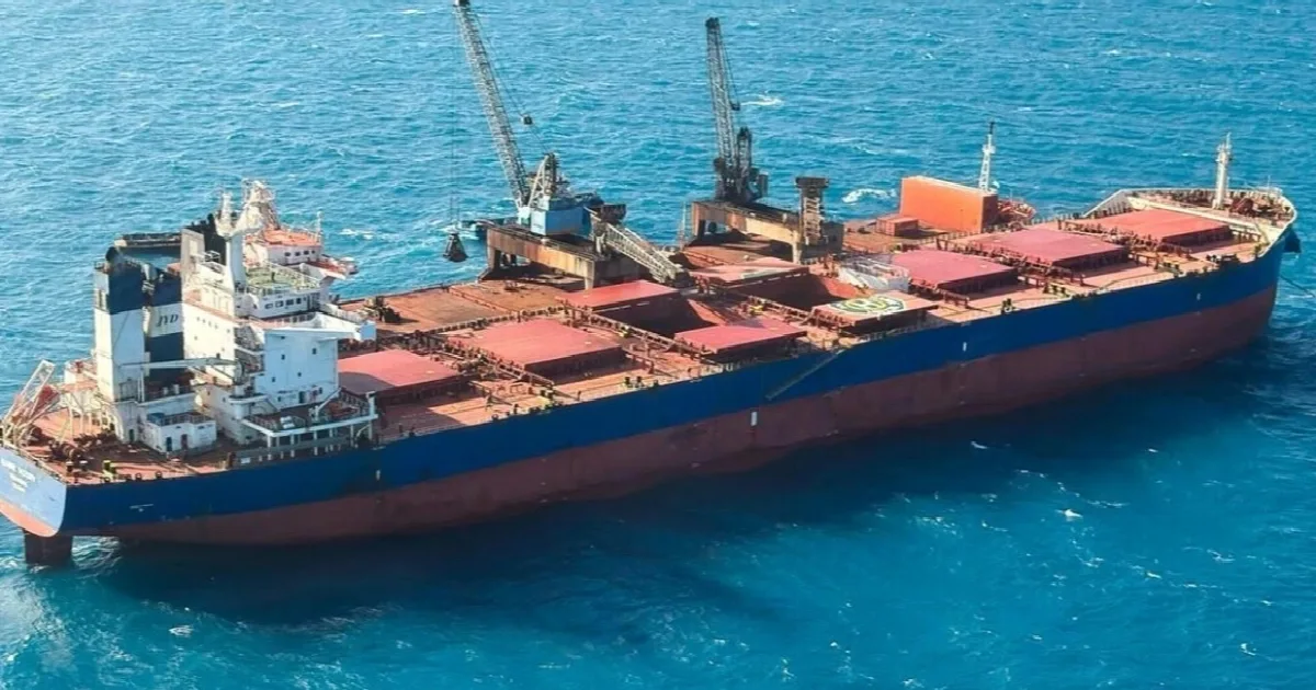 Porto Piauí inicia carregamento de minério de ferro para a China