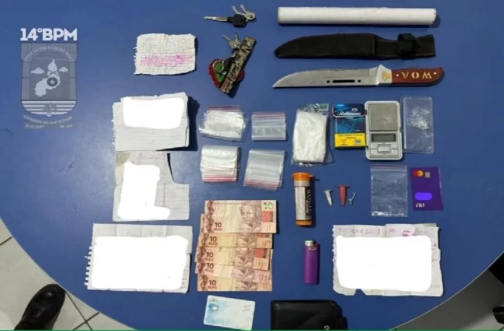 Polícia Militar apreende drogas, dinheiro e materiais ilícitos em residência no bairro Várzea, em Oeiras