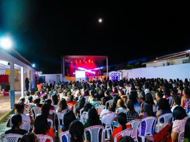 Mães de Colônia do Piauí são homenageadas em emocionante festa