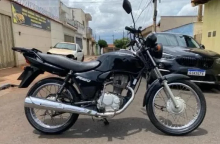 Moto é furtada na avenida Totonho Freitas em Oeiras
