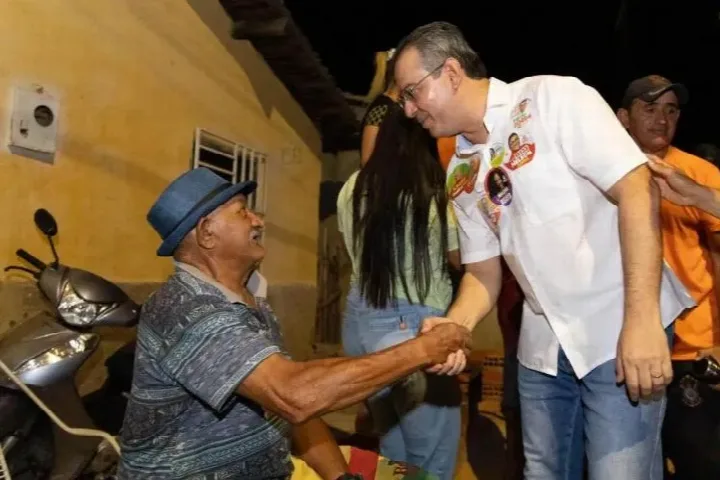 Dr. Hailton Alves destaca a importância de mudanças no cenário político de Oeiras