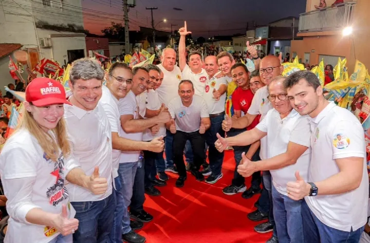 “Oeiras nunca viu um volume de obras tão grande”, afirma Rafael Fonteles em comício no município