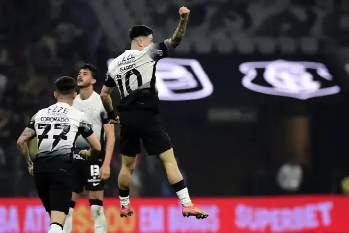 Análise: Corinthians coroa festa por Memphis com classificação heroica para semifinal da Copa do Brasil