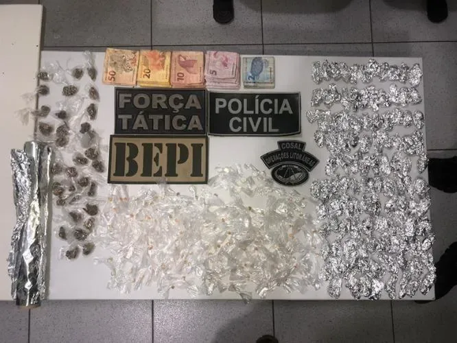 Polícia apreende mais de 300 porções de entorpecentes em residência no litoral do Piauí